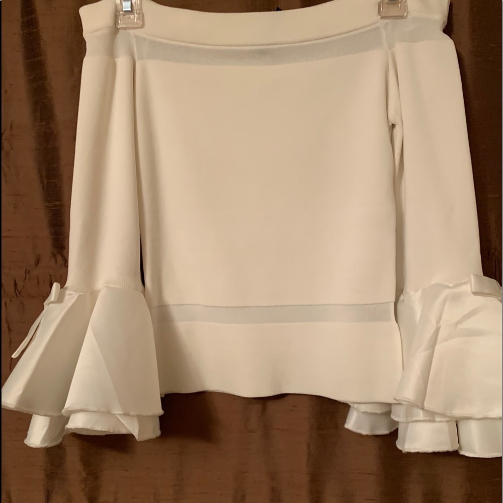 Blouse off shoulder